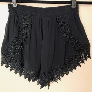 Flowy Lace-trim Shorts